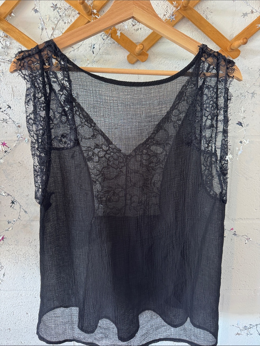 Black Lace-Trim Sleeveless tank - Picture 5 of 5